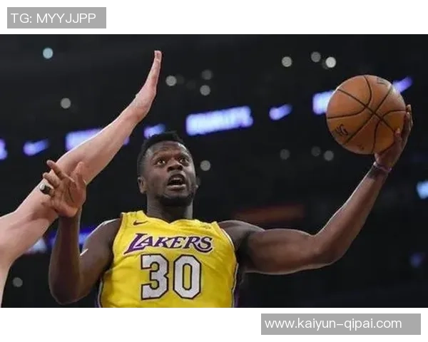 锡安轻松发威仅用16分钟砍下15分助攻表现令人惊艳